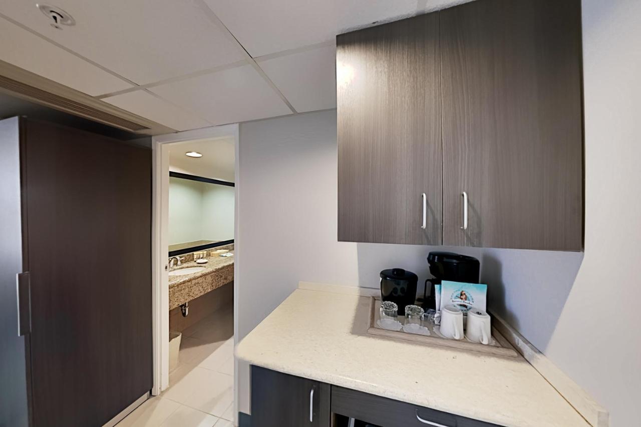 Appartement Aqua Palms Waikiki Ocean View Lanai Parking Included à Honolulu Extérieur photo
