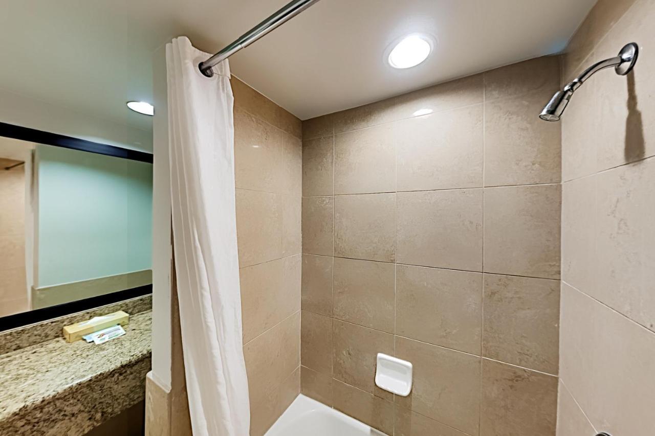 Appartement Aqua Palms Waikiki Ocean View Lanai Parking Included à Honolulu Extérieur photo