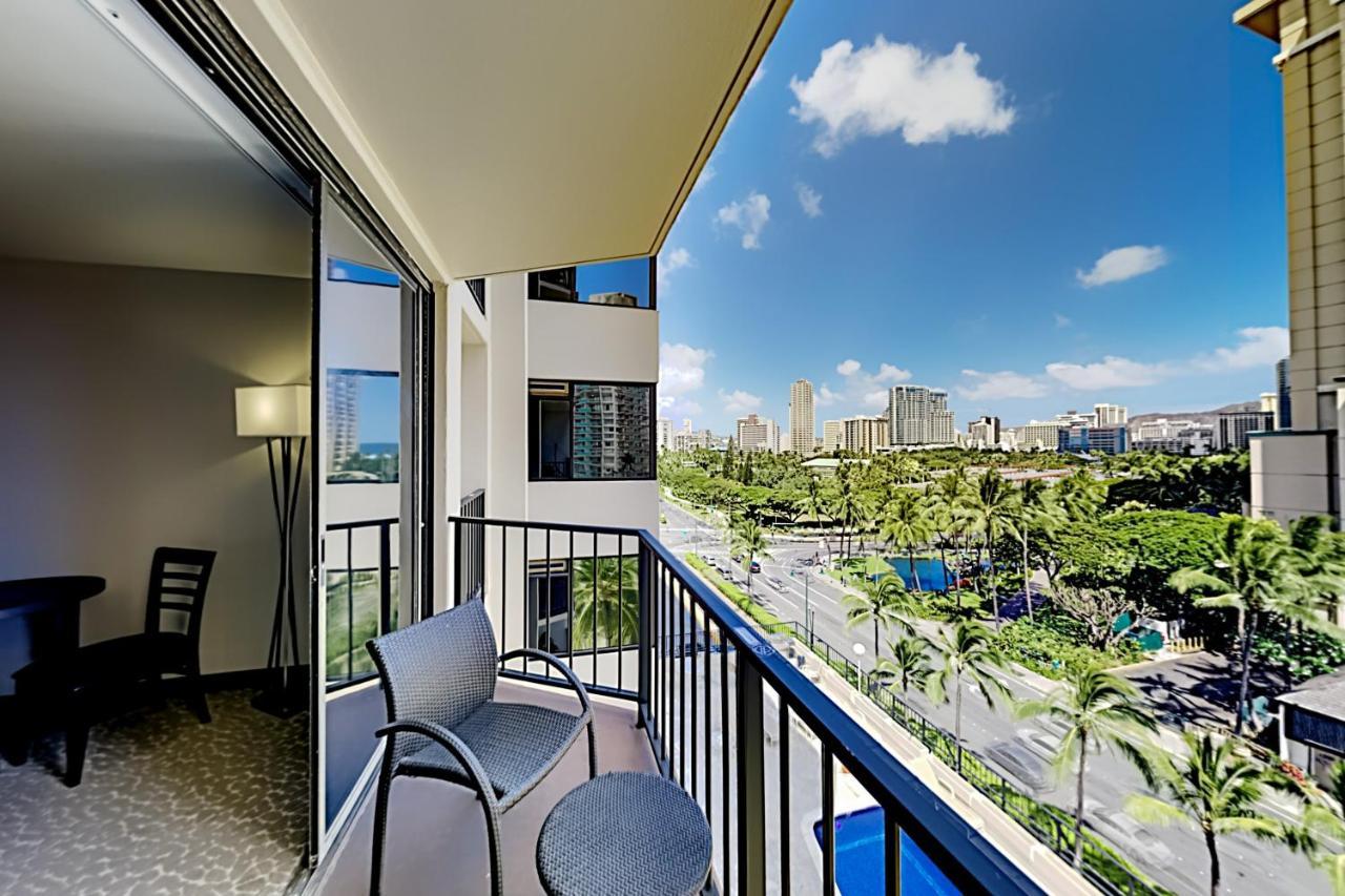 Appartement Aqua Palms Waikiki Ocean View Lanai Parking Included à Honolulu Extérieur photo